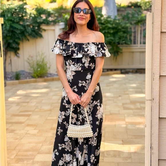 🎉HP🎉 Off The Shoulder Slit Floral Maxi Dress - Picture 1 of 16